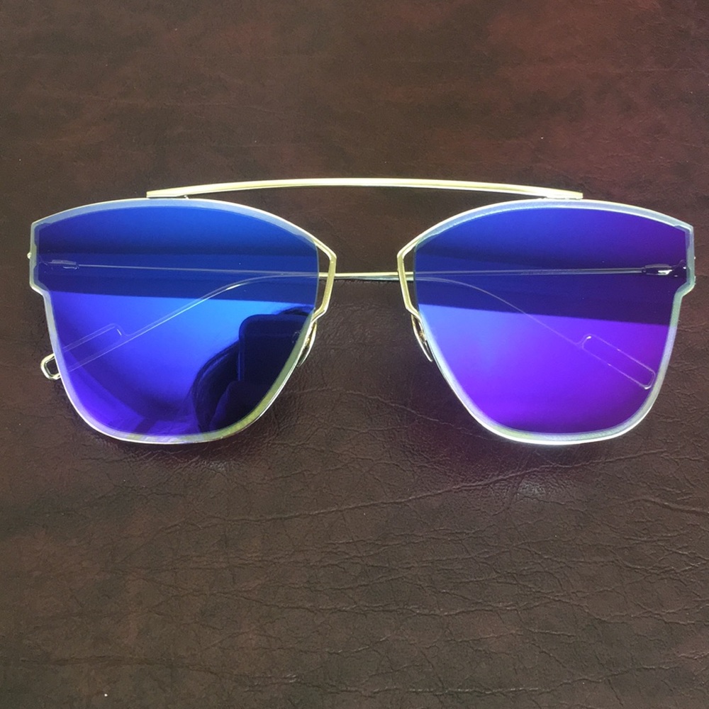 🌟LAST ONE NWT Blue Aviator Mirror Sunglasses